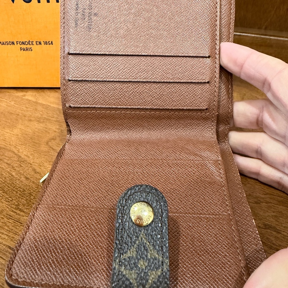 Authentic Louis Vuitton Monogram Porte-Monnaie Elise Compact Wallet - Picture 5 of 10